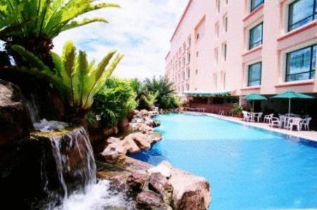 Grand Palace Hotel Мири Экстерьер фото
